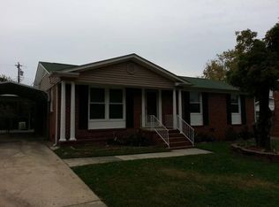 2512 Burgundy Dr, Greensboro, NC 27407