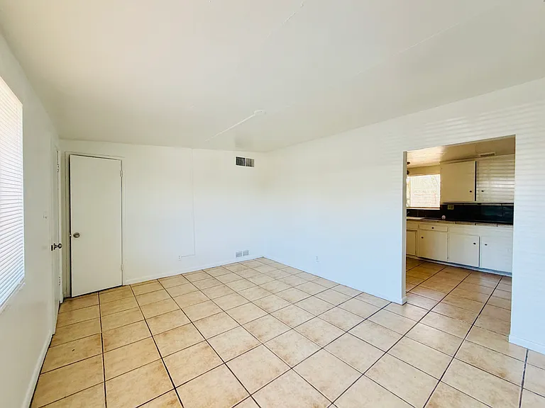 Studio, 1 Bedroom and 2 Bedroom Homes in Central Tucson! — Photo 23
