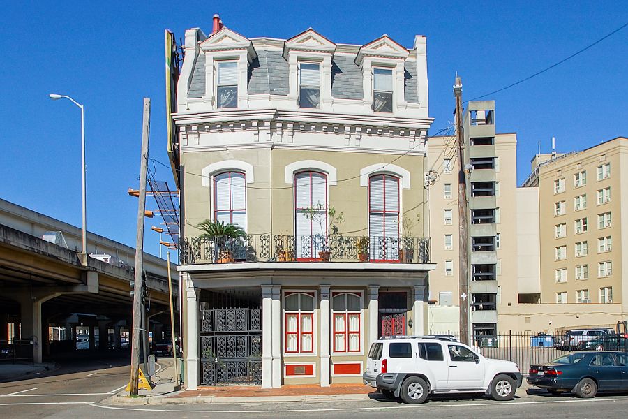 1st image of 1061 Camp St APT F