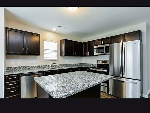 4th image of 1608 Moineau Ln