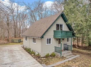 107 Red Maple Ln, Tobyhanna, PA 18466