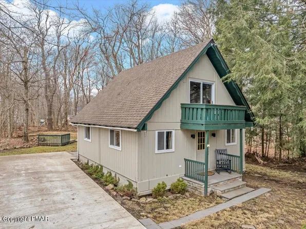 107 Red Maple Ln, Tobyhanna, PA 18466