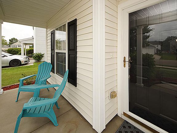 2nd image of 107 Vinca Dr