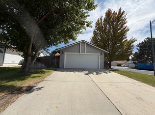 2030 Woodtrail Dr, Sparks, NV 89434