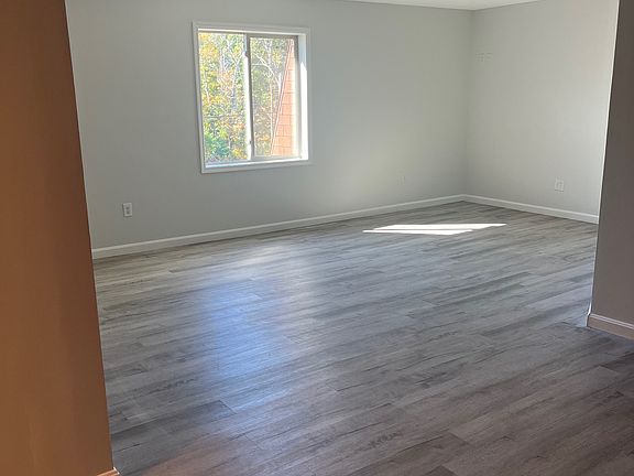 5th image of 33 Basin Rd Suite 2