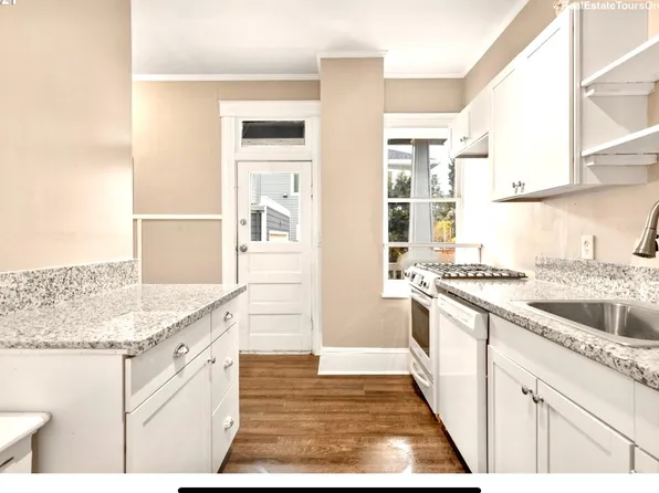 8005 N Willamette Blvd APT 1, Portland, OR 97203