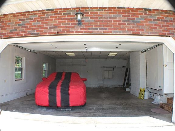 4th image of 124 Woodshire Dr