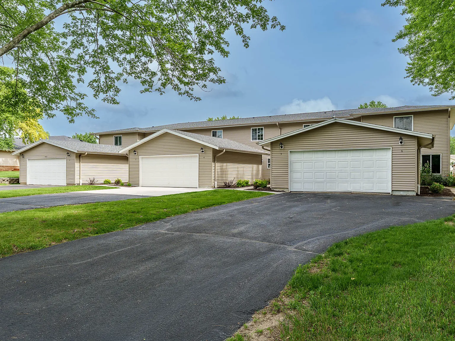 4412 Pepper Dr — Photo 2