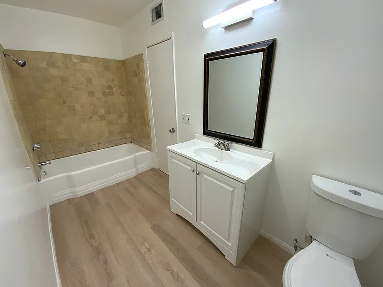 13527 Rye St #1 — Photo 6