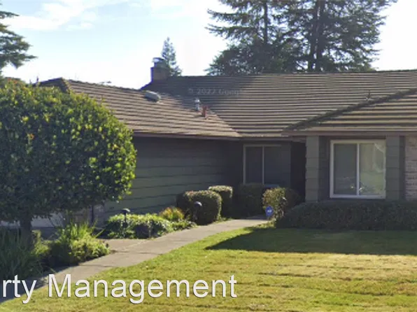 2442 Meadow Lake Dr, Stockton, CA 95207