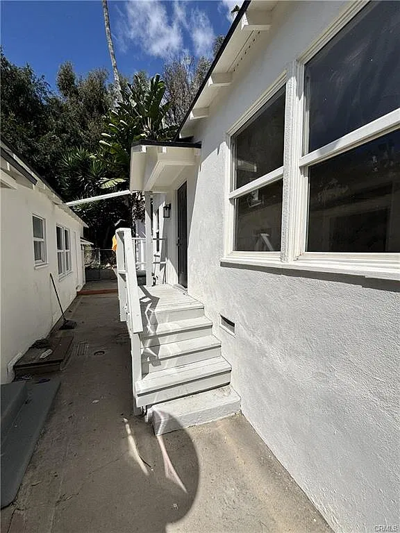 2 bed, 823 sqft, $3,250 — Photo 3