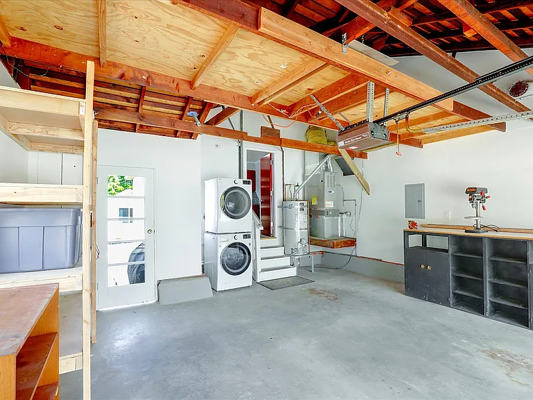 556 Anita Ln — Photo 20