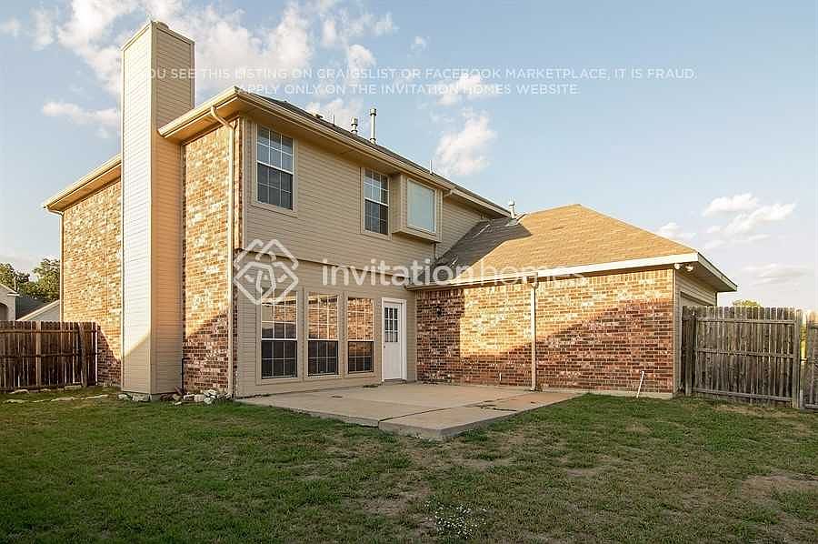 2nd image of 1332 Echo Creek Ln