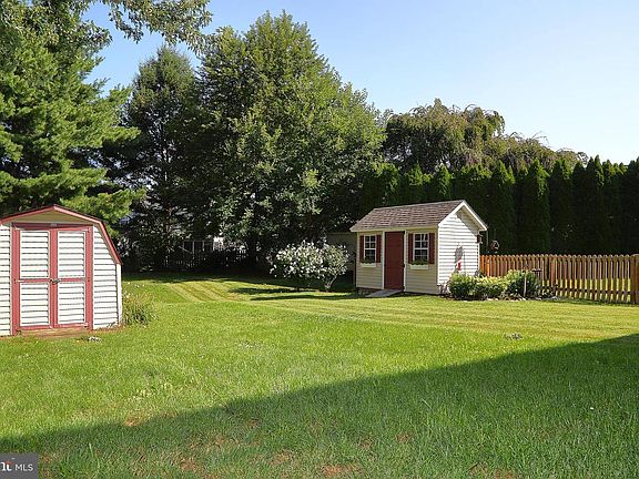 3rd image of 142 Chelmsford Dr