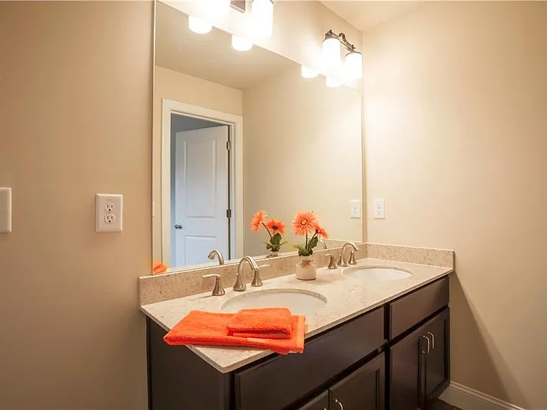 1715 Bates Rd — Photo 16