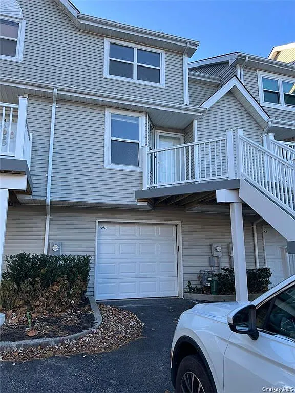 2 bed, 1.5 bath, 1173 sqft, $3,200 — Photo 4