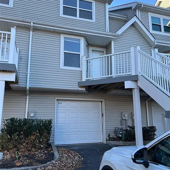 253 Windward Dr — Photo 1