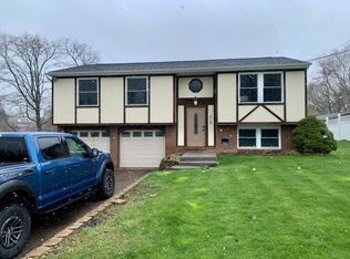 408 Nike Rd, Coraopolis, PA 15108