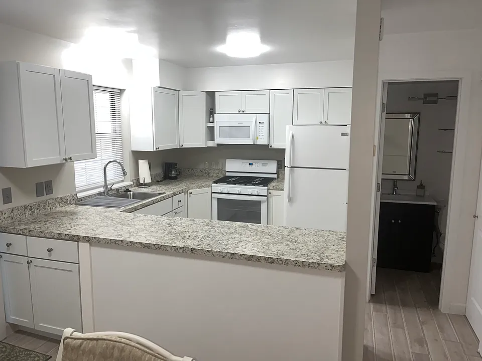 COMPLETELY NEW WHITE KITCHEN