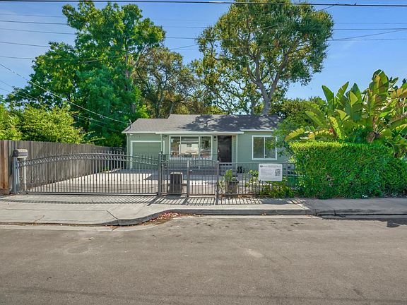 4th image of 2292 Poplar Ave