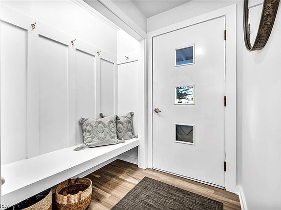 3rd image of 24 Park Pl
