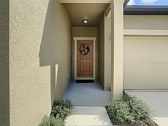 3rd image of 479 Eaglecrest Dr