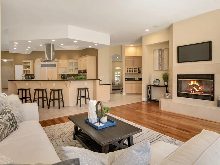 18233 Saratoga Los Gatos Rd — Photo 2