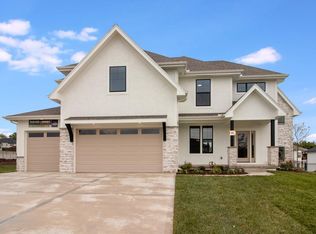 2705 NE Wheatley Dr, Blue Springs, MO 64029