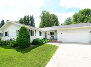 3216 Walnut St, Grand Forks, ND 58201