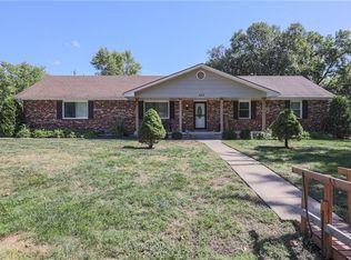 403 Ridgeway Dr, Greenwood, MO 64034
