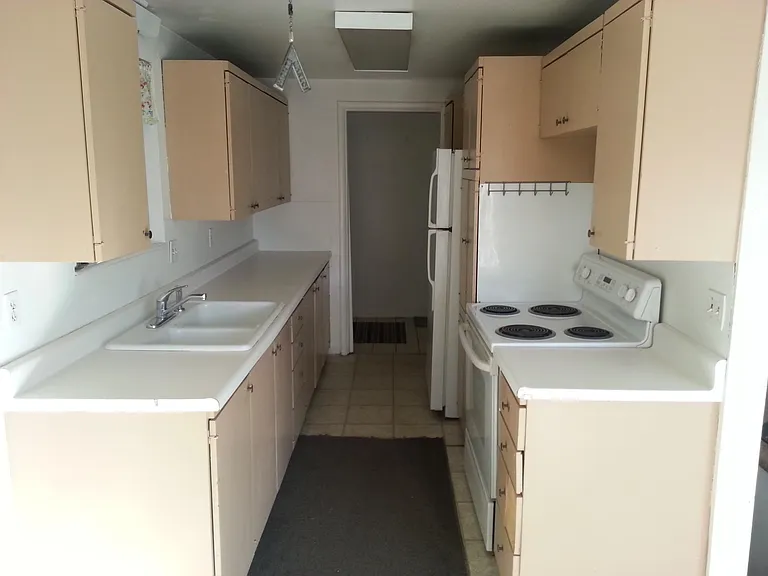 1282 E Pagos Ave — Photo 5
