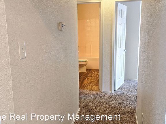 4th image of 4029 Busch Gardens Dr