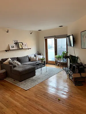 Rented by Chartwell Manhattan Realty | media 2