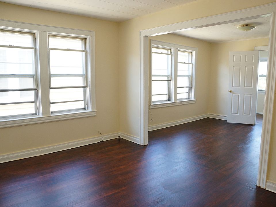 1st image of 3721 62nd St