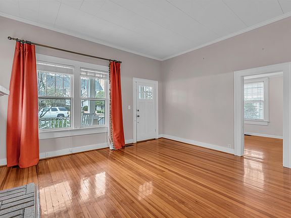 5th image of 649 Palmetto St