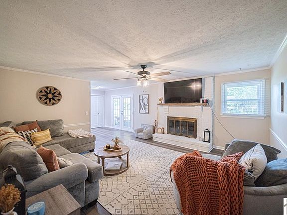 5th image of 211 Wellsley Way