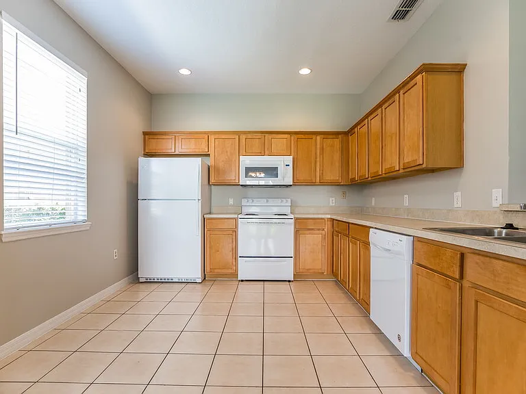 4004 Pemberly Pines Cir — Photo 5