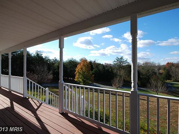 3rd image of 2795 Rivermont Dr