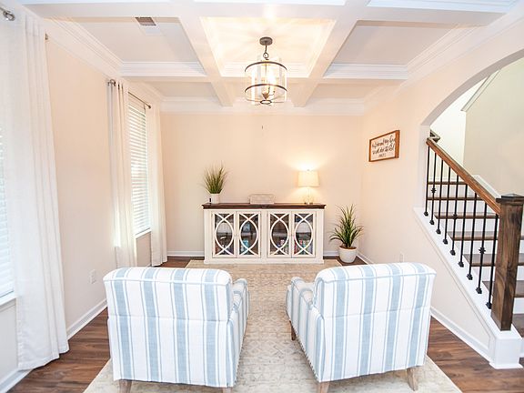5th image of 606 Big Oak Ct