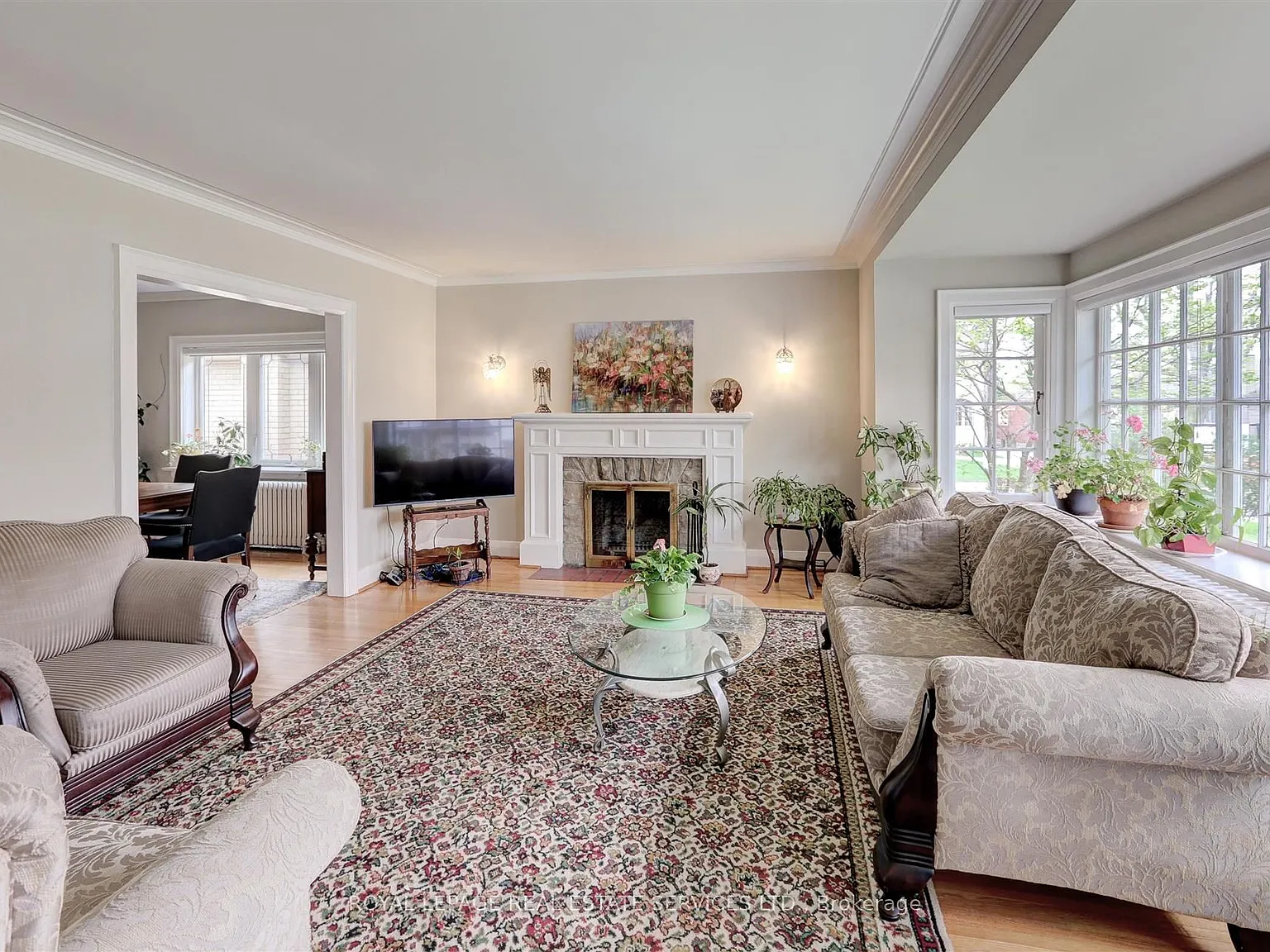 4 bed, $5,900 — Photo 2