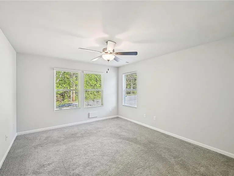 4437 Ben Hill Rd — Photo 26