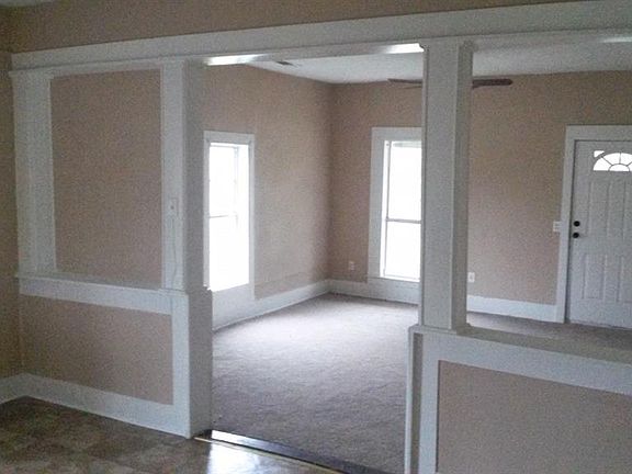 2nd image of 1520 E California St