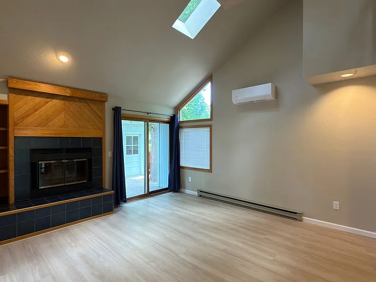 1037 Driftwood Dr — Photo 12