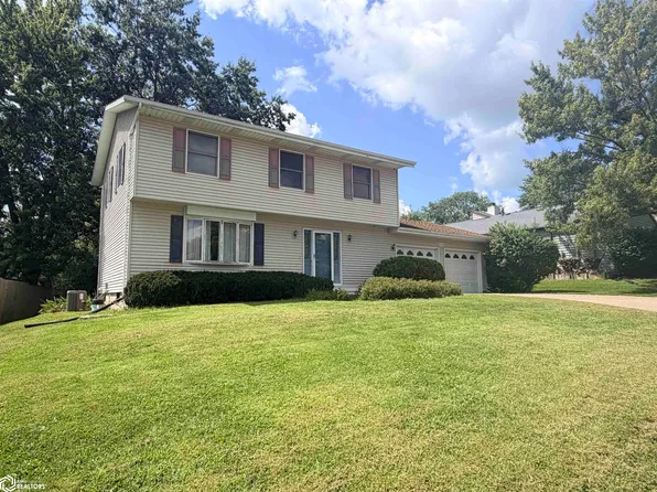 1302 Hilltop Ln, Fairfield, IA 52556