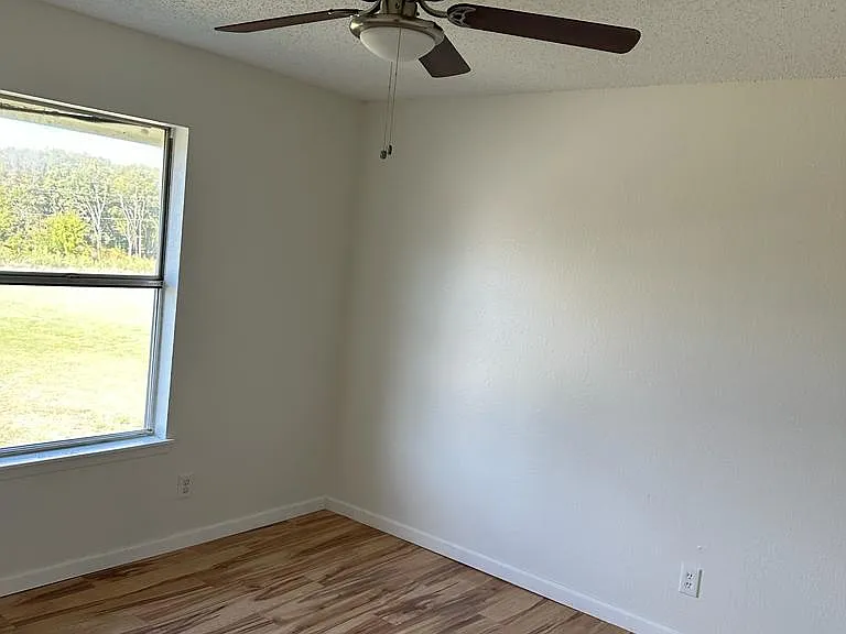 350 N Erby Campbell Blvd — Photo 42