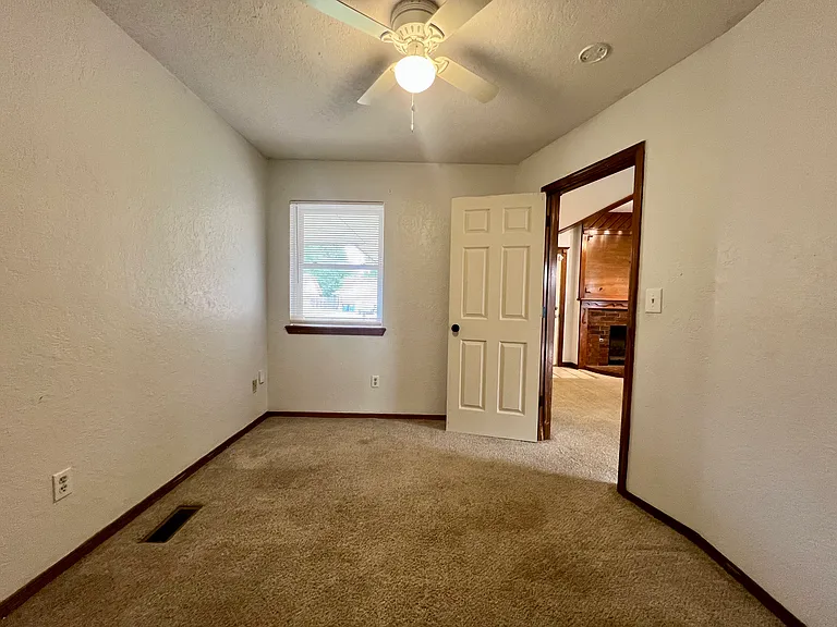 936 W Tesio Way — Photo 12