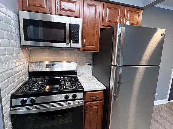 2nd image of 11245 S Harlem Ave #2B