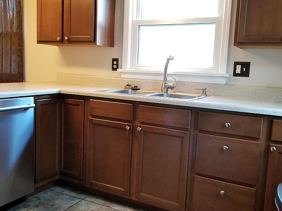 3rd image of 337 S Glen Ave