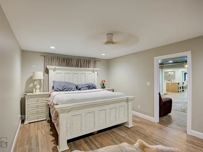 1710 Ray Ave — Photo 11