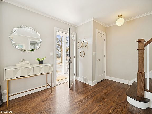 4th image of 2032 Central Ave